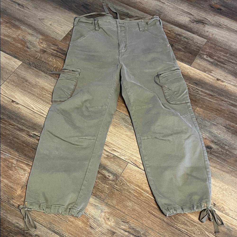 M/L Easel Khaki Cargo crop Pants drawstring